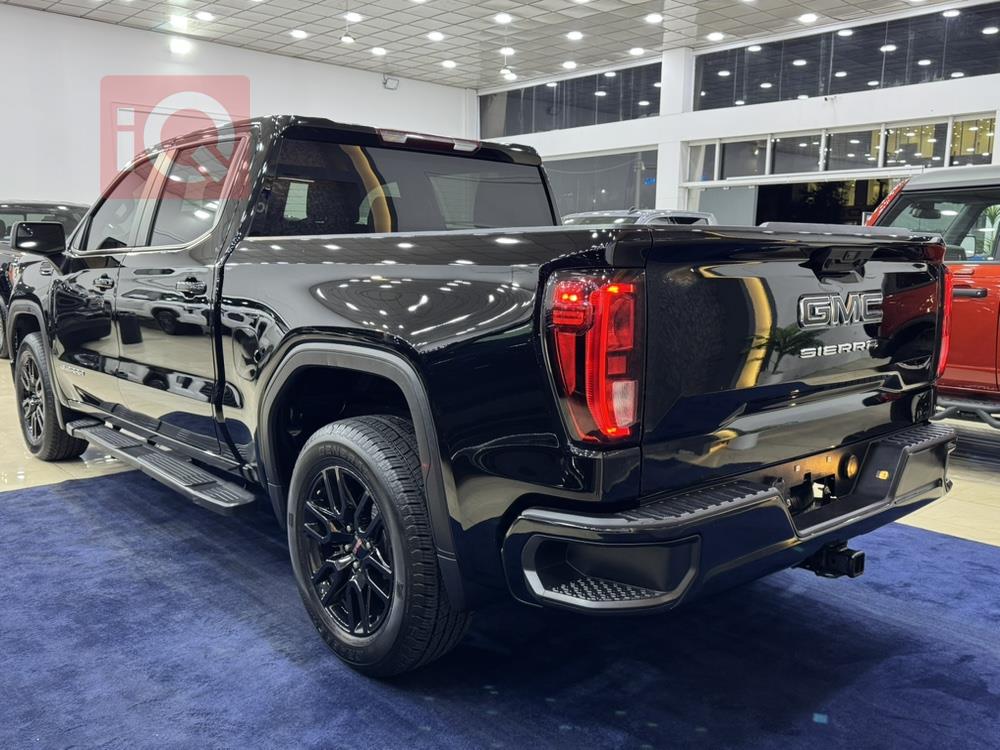 GMC Sierra